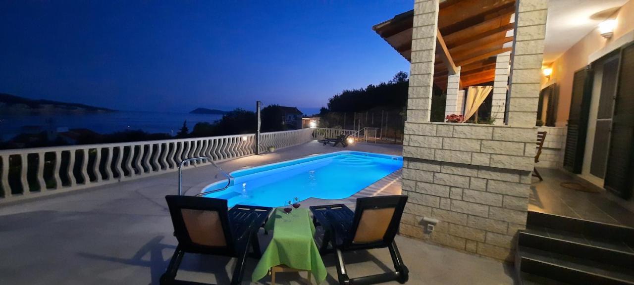 Apartments Suho Komiža מראה חיצוני תמונה