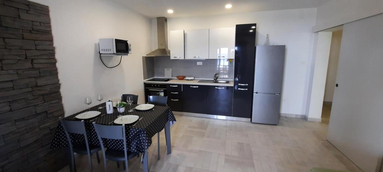 Apartments Suho Komiža מראה חיצוני תמונה