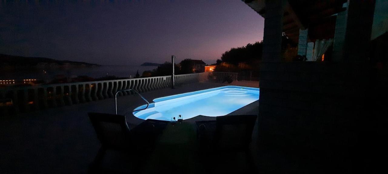 Apartments Suho Komiža מראה חיצוני תמונה